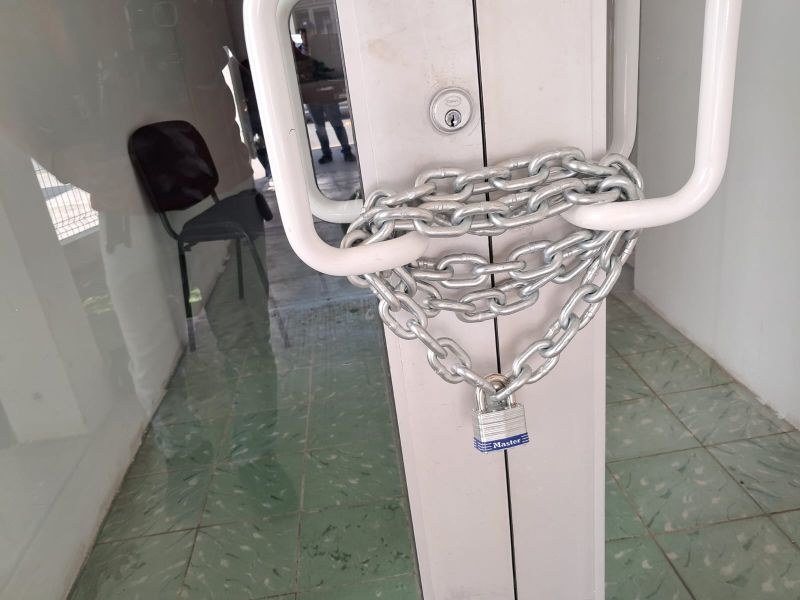 Maestros cierran oficinas de Educación Física; rechazan destitución del coordinador