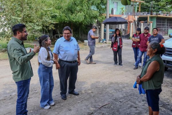 Promoción política de Morena desnuda deterioro vial en El Mante