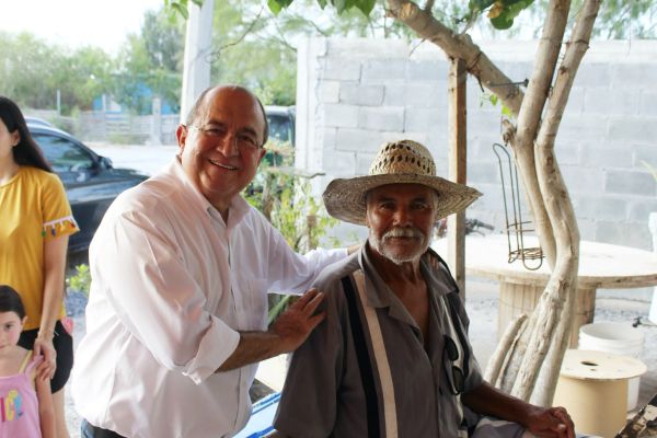 Construye Víctor García agenda en las colonias de Matamoros