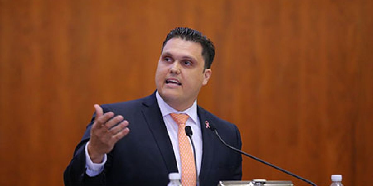 Califican de “ruido político” el debate por visas de funcionarios