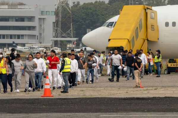 Abandona EU a migrantes tamaulipecos a miles de km