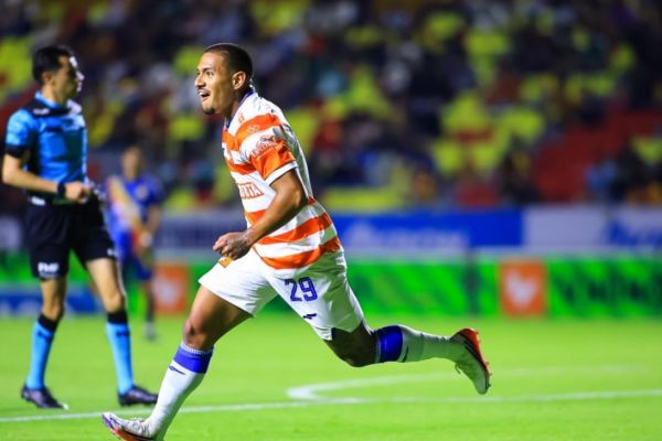 Golea Correcaminos a Morelia y amanecerá como líder