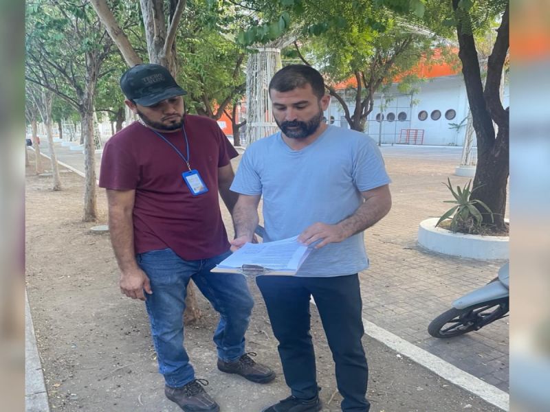INDE hostigador acosa a entrenador de lucha