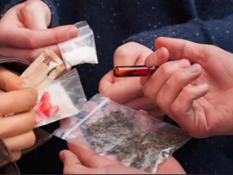 Con pláticas, alertan estudiantes sobre los riesgos del consumo de drogas