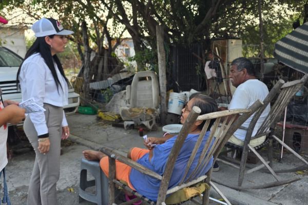 Astrid Sontoya fortalece cercanía con vecinos de la Aquiles Serdán