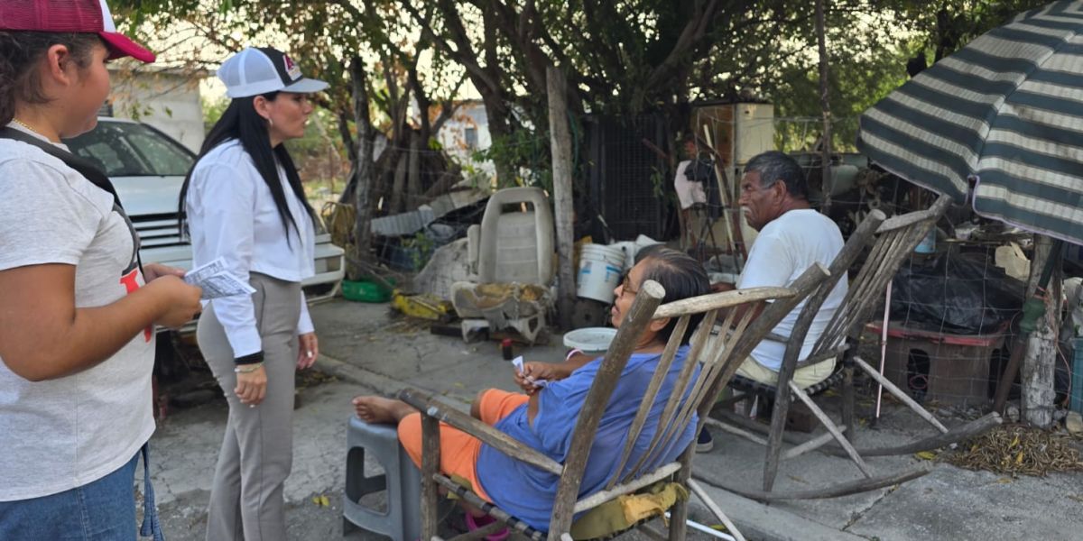 Astrid Sontoya fortalece cercanía con vecinos de la Aquiles Serdán