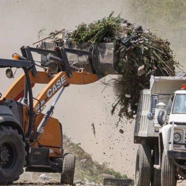 Basura clandestina amenaza ríos y drenes; retiran toneladas de desechos en Tamaulipas