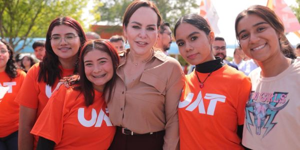 Carmen Lilia Consolida una política educativa que amplía oportunidades para miles de estudiantes