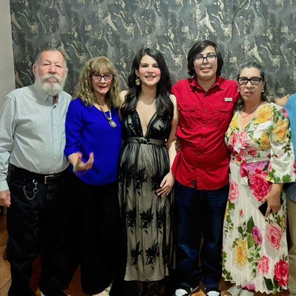 Siomara Trejo y Jorge Haces formalizan su compromiso