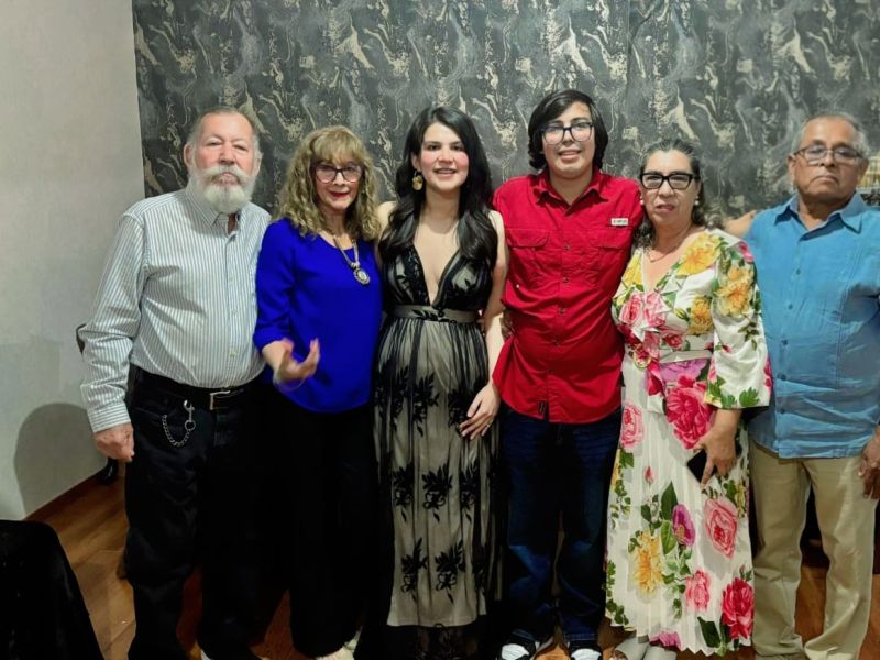 Siomara Trejo y Jorge Haces formalizan su compromiso