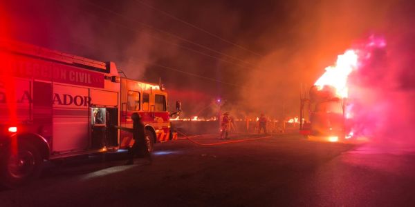 Atiende Protección Civil de Victoria incendio de tractocamión en la Rumbo Nuevo