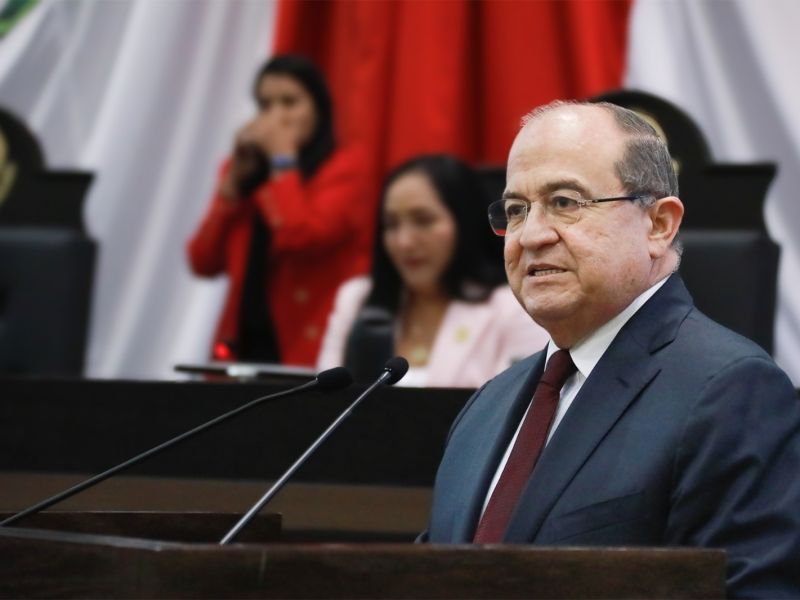 Propone Víctor García protección social ante temperaturas extremas y hospitales sostenibles