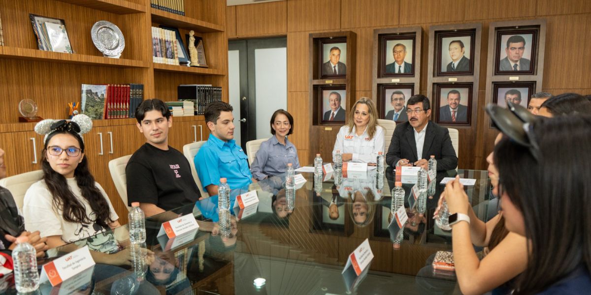 Afianza UAT movilidad internacional de estudiantes en el programa Disney 2026
