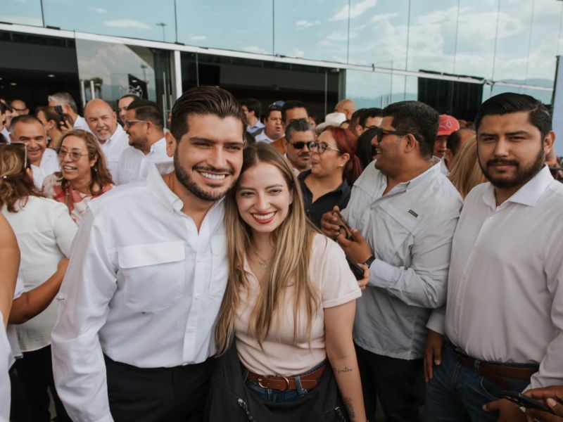 Evade Alcalde Beto Granados preguntas sobre visas y contratista