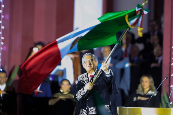 Encabeza Américo tradicional Grito de Independencia desde la capital tamaulipeca