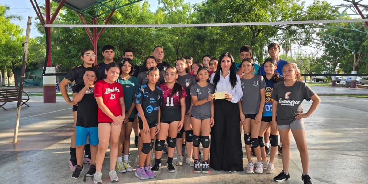 Astrid Sontoya impulsa al voleibol femenil infantil de El Mante