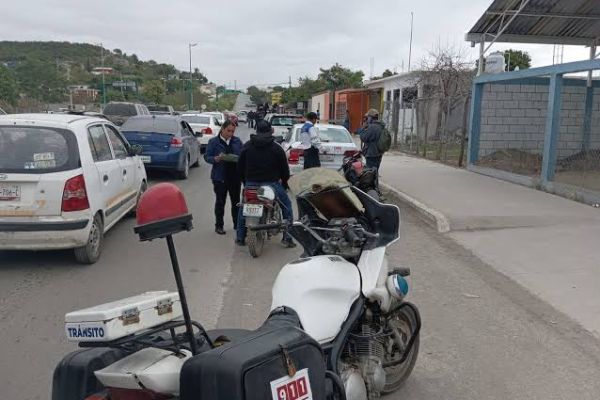 Tránsito Victoria llama a respetar el carril y evitar maniobras peligrosas