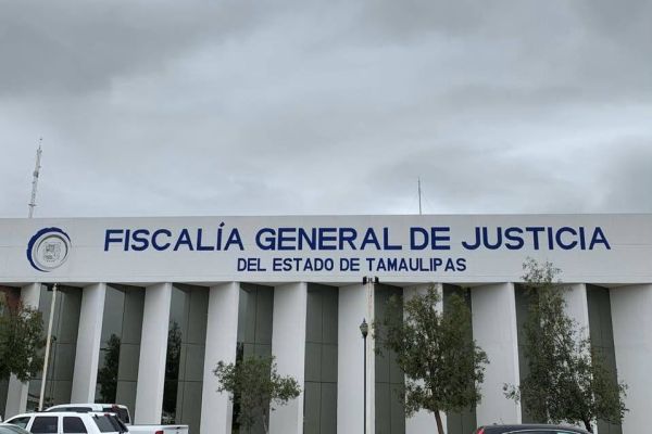 Dejan carpeta congelada 1 año 7 meses; Fiscalía emplaza a ex servidor