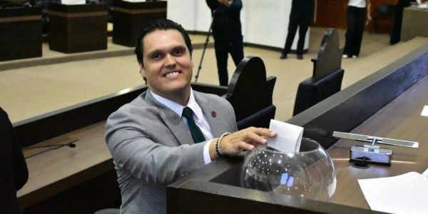 Mayoría legislativa, clave para controvertir decretos
