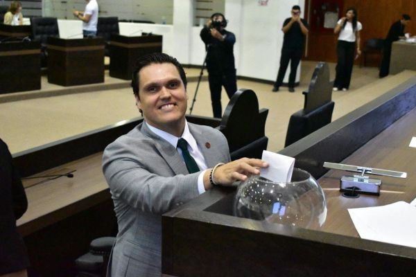 Mayoría legislativa, clave para controvertir decretos