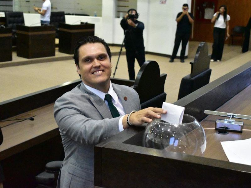 Mayoría legislativa, clave para controvertir decretos