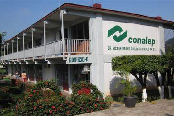 Factores de riesgo amenazan permanencia de estudiantes del CONALEP