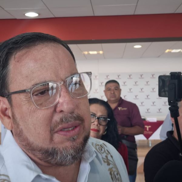 Secretario de Educación no cierra la puerta a las elecciones de 2027