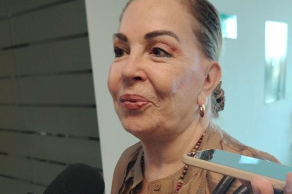 Claudia se desmarca de AMLO y toma el control de Morena