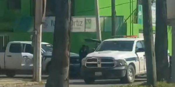 Desata persecución y provoca choques al huir de la Policía