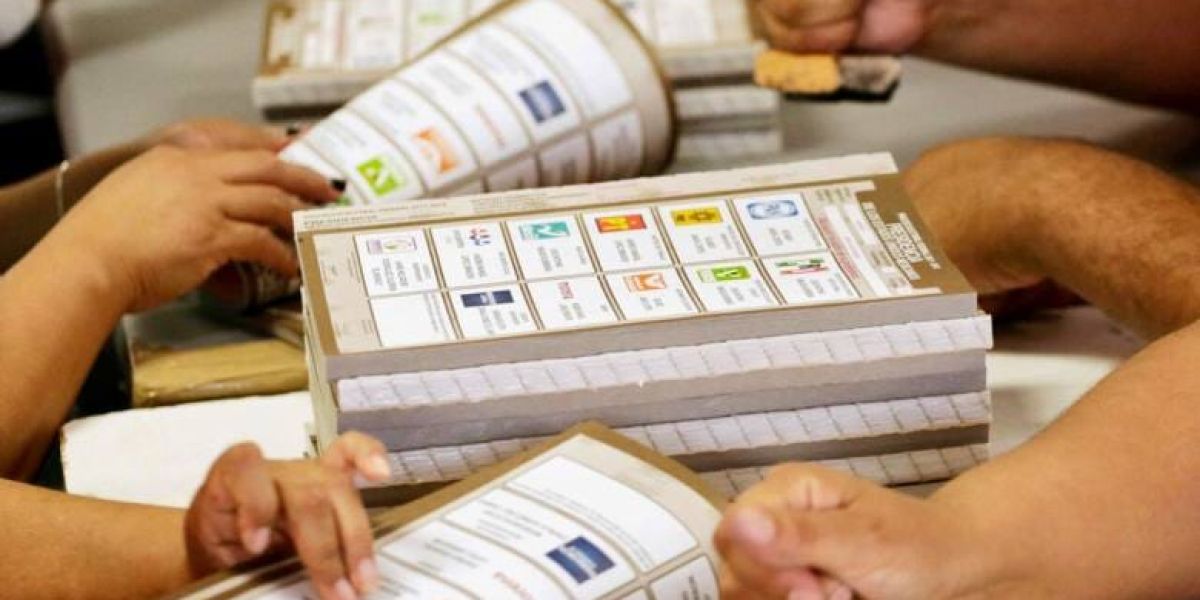 Busca INE a 49 personas para vigilar la elección de 2027