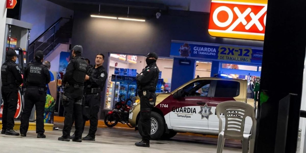 Armados y en motocicleta, asaltan gasolinera a metros de la Fiscalía