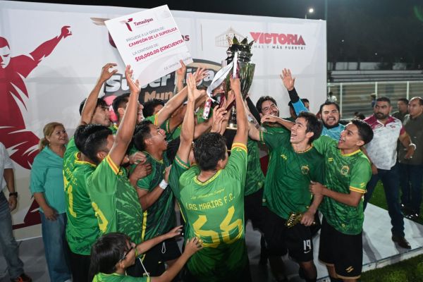 Premian Lucy y Lalo Gattás a campeones de Súper Liga de Fútbol Victoria 2026