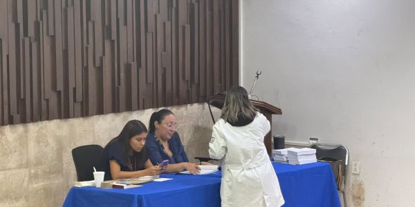 Cuestionan vigilancia en consulta salarial del IMSS