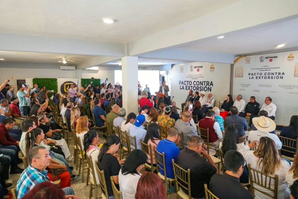Pactan empresarios y autoridades frente contra la extorsión