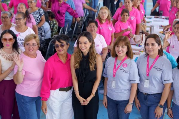 DIF Victoria lleva alegría y diversión a adultos mayores
