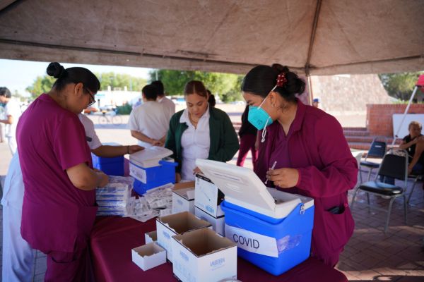 Refuerza gobierno de Carmen Lilia Canturosas prevención de enfermedades con jornada gratuita de vacunación