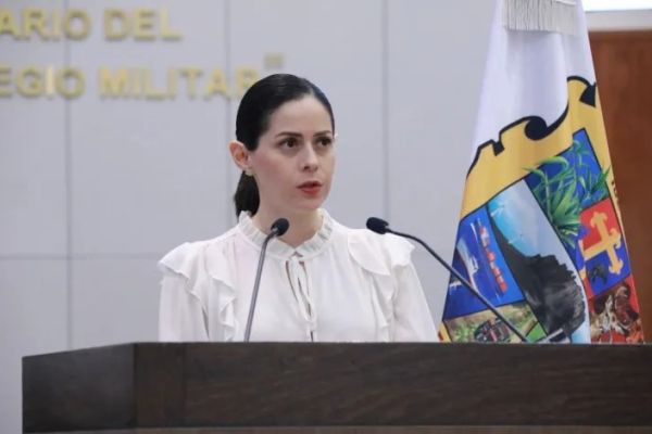Propone Mayra Benavides un profesional de salud mental en cada escuela