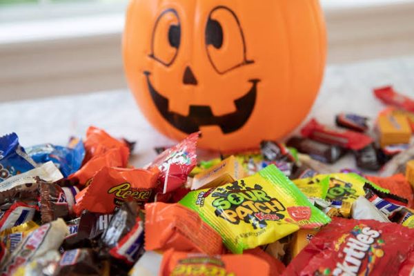Cruz Ámbar pide vigilar a menores y revisar dulces durante Halloween y Día de Muertos