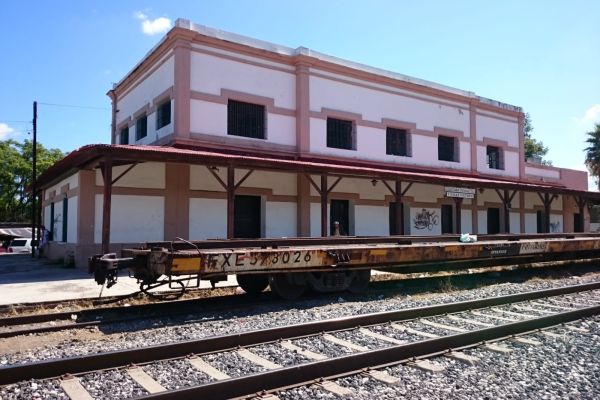 Ferromex frena rescate de la antigua estación de Victoria