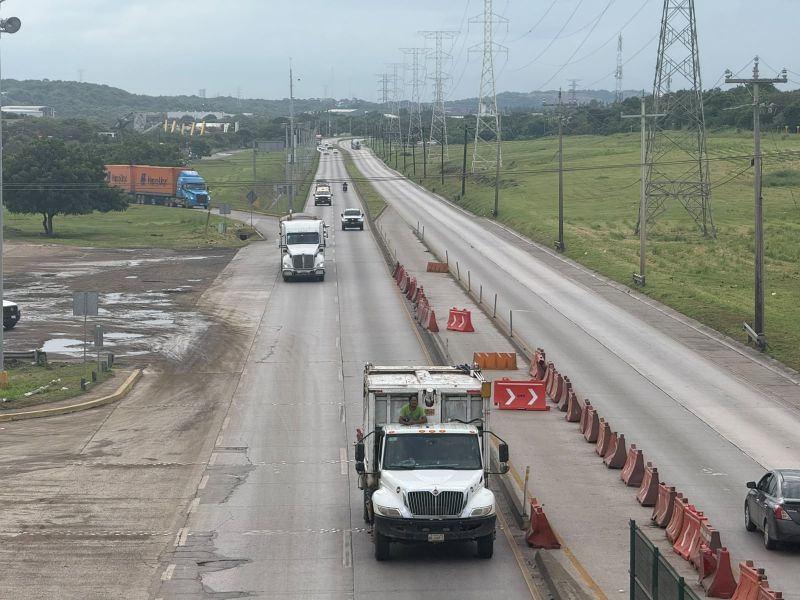 Transportistas realizan caravana hacia el puerto de Altamira