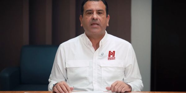 Exhibe Hugo Reséndez documentos para buscar candidatura en Victoria
