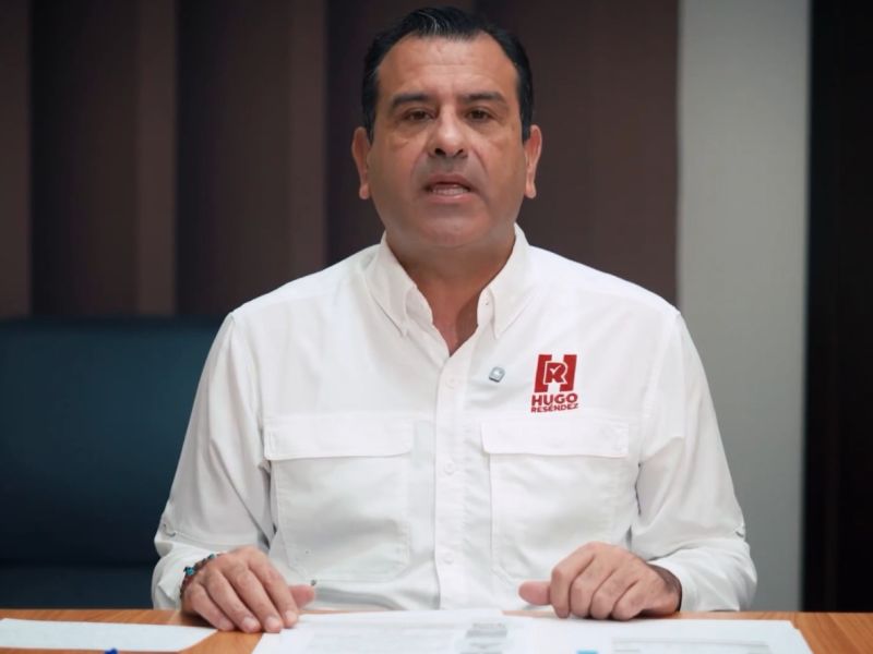 Exhibe Hugo Reséndez documentos para buscar candidatura en Victoria