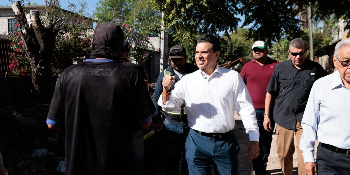 Supervisa alcalde obras de agua potable y drenaje en sectores de Victoria.