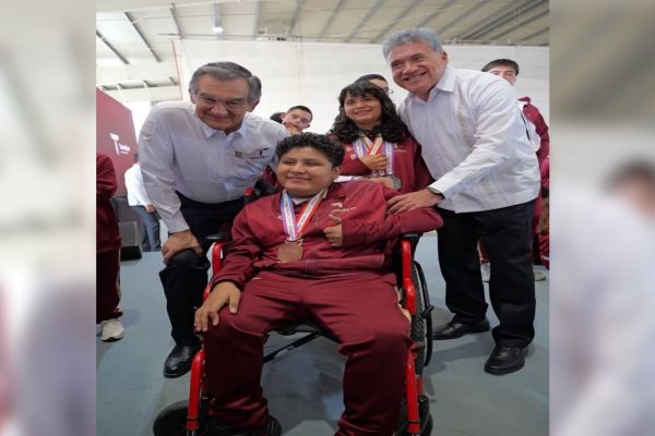 Reconoce Armando Martínez junto con gobernador a paratletas de Altamira