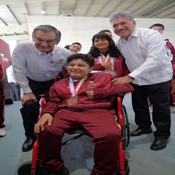 Reconoce Armando Martínez junto con gobernador a paratletas de Altamira