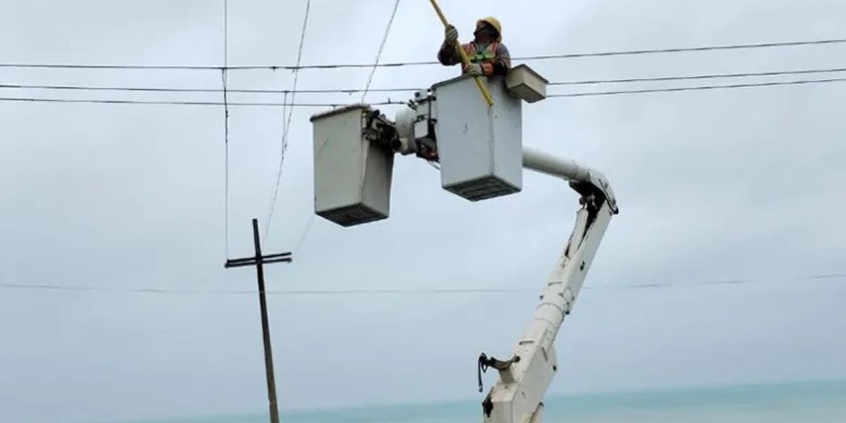 Fallas eléctricas afectan a 400 escuelas de Tamaulipas