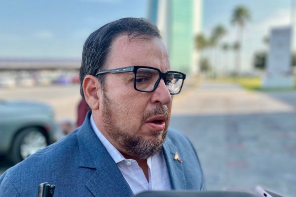 Convierten padres de familia entradas y salidas escolares en focos de riesgo