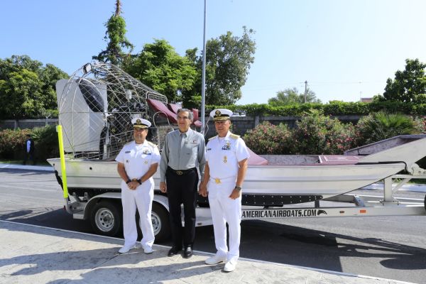 Entrega Américo aerodeslizador a la SEMAR para labores de vigilancia y rescate