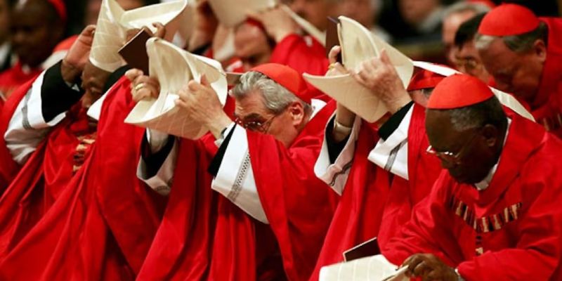 Reduce el número de cardenales electores para el próximo cónclave en el Vaticano