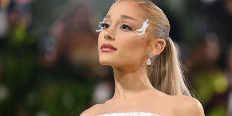 Ariana Grande  anuncia Petal